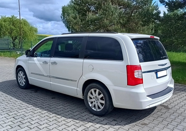 Chrysler Town &amp; Country cena 44900 przebieg: 206000, rok produkcji 2012 z Bardo małe 172